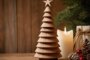 Skandinavischer Weihnachtsbaum aus Holz: Nachhaltige Deko für die Festtage