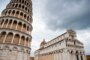 Warum ist der schiefe Turm von Pisa schief? Die faszinierende Geschichte hinter dem Baufehler